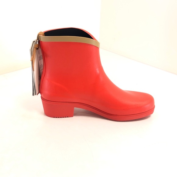 NWT Aigle "Miss Juliette Bottillon" Rain Booties in Cerise Tea - Picture 2 of 8